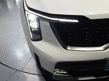 2025 Kia Sorento с пробегом 15 479 км