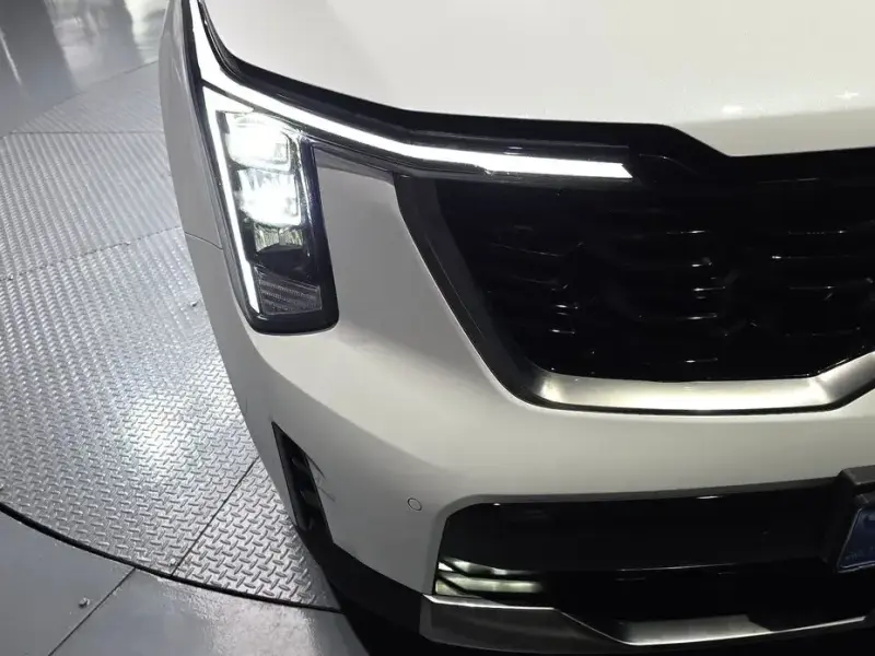 2025 Kia Sorento с пробегом 15 479 км