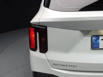 2025 Kia Sorento с пробегом 15 479 км