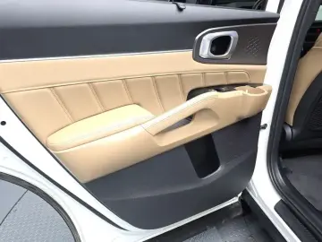 2025 Kia Sorento с пробегом 15 479 км