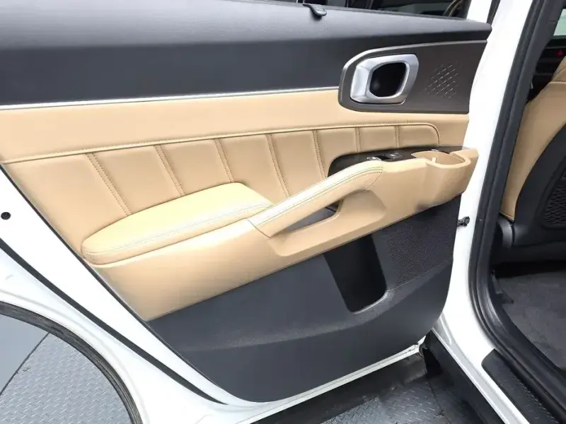 2025 Kia Sorento с пробегом 15 479 км