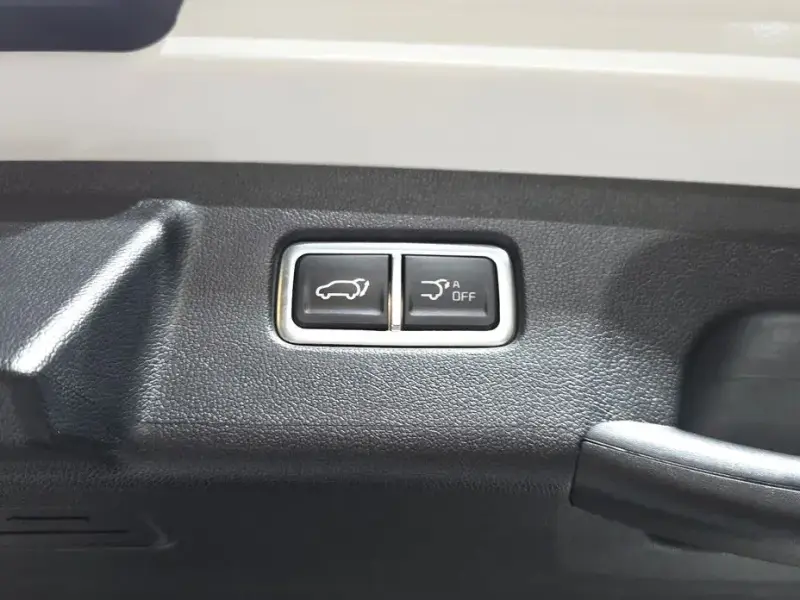 2025 Kia Sorento с пробегом 15 479 км