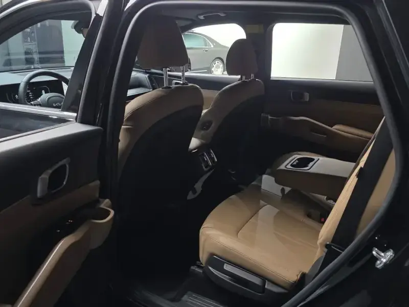 2024 Kia Sorento с пробегом 14 552 км