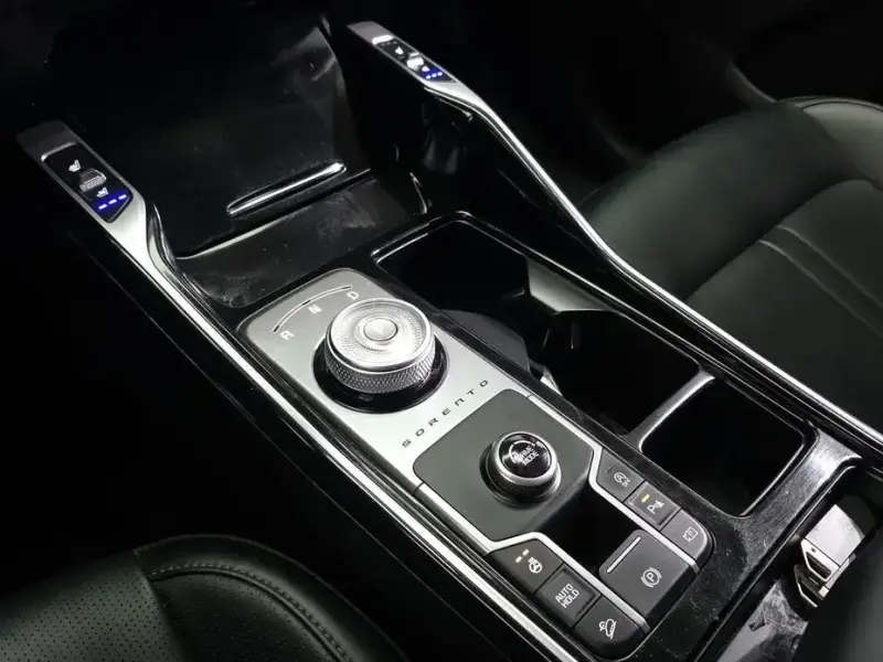 2023 Kia Sorento с пробегом 43 257 км