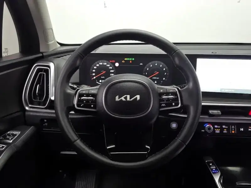 2023 Kia Sorento с пробегом 43 257 км