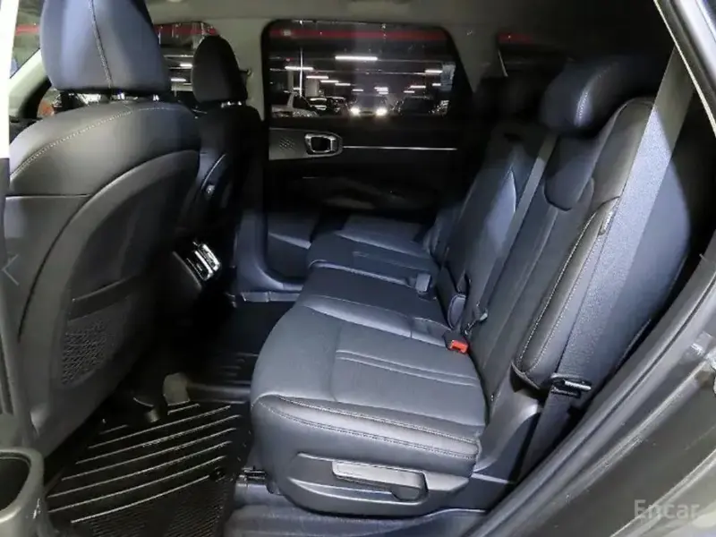 2024 Kia Sorento с пробегом 14 305 км