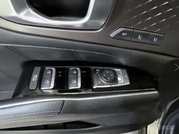 2024 Kia Sorento с пробегом 14 305 км
