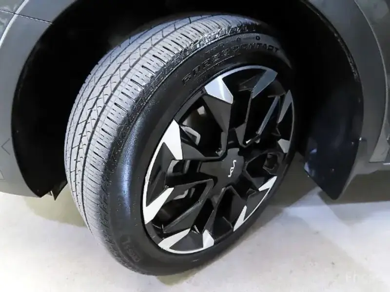 2024 Kia Sorento с пробегом 14 305 км