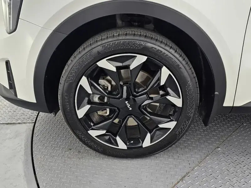 2023 Kia Sorento с пробегом 51 315 км