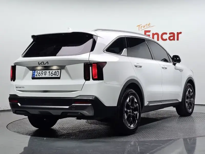 2025 Kia Sorento с пробегом 29 403 км