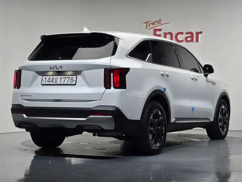 2023 Kia Sorento с пробегом 45 706 км