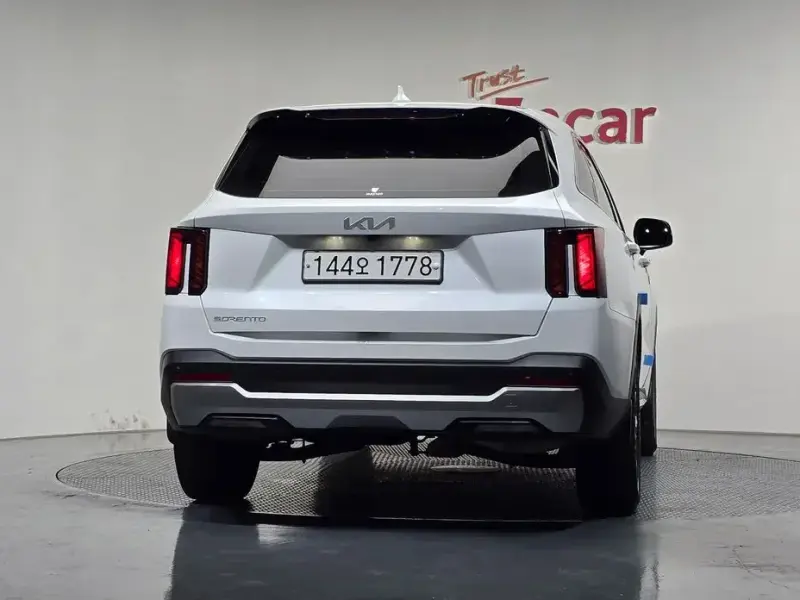 2023 Kia Sorento с пробегом 45 706 км