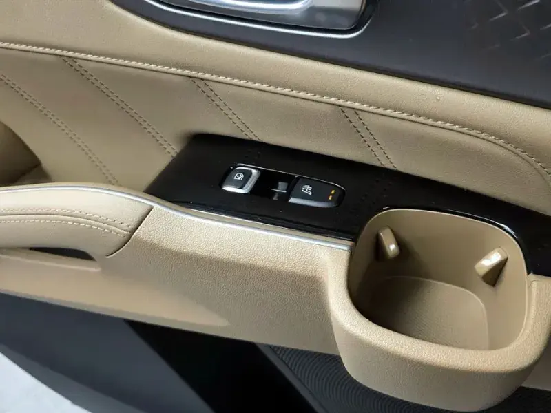 2023 Kia Sorento с пробегом 57 238 км