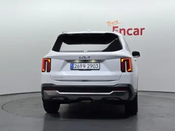 2023 Kia Sorento с пробегом 25 585 км