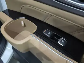 2023 Kia Sorento с пробегом 25 585 км