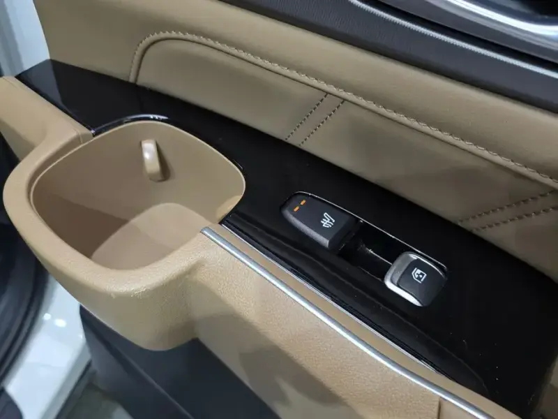 2023 Kia Sorento с пробегом 25 585 км