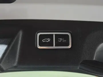 2023 Kia Sorento с пробегом 25 585 км