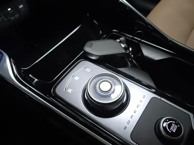 2024 Kia Sorento с пробегом 45 305 км