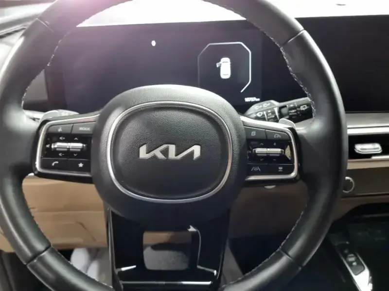 2024 Kia Sorento с пробегом 15 757 км