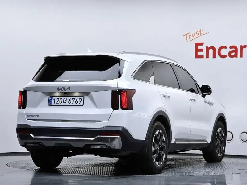2025 Kia Sorento с пробегом 3 583 км