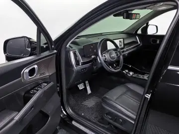 2024 Kia Sorento с пробегом 33 305 км