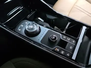 2025 Kia Sorento с пробегом 4 389 км