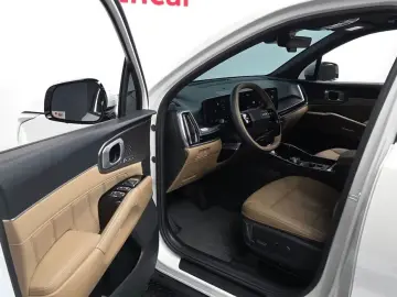 2025 Kia Sorento с пробегом 4 389 км