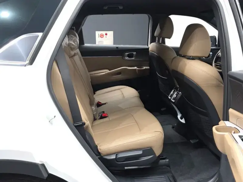 2025 Kia Sorento с пробегом 4 389 км