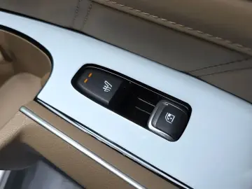 2025 Kia Sorento с пробегом 4 389 км