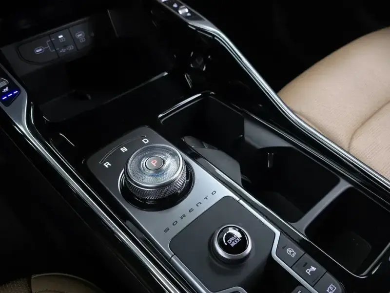 2024 Kia Sorento с пробегом 56 554 км