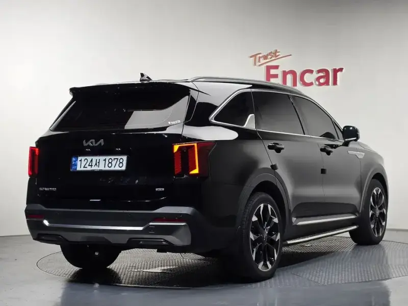 2023 Kia Sorento с пробегом 44 327 км