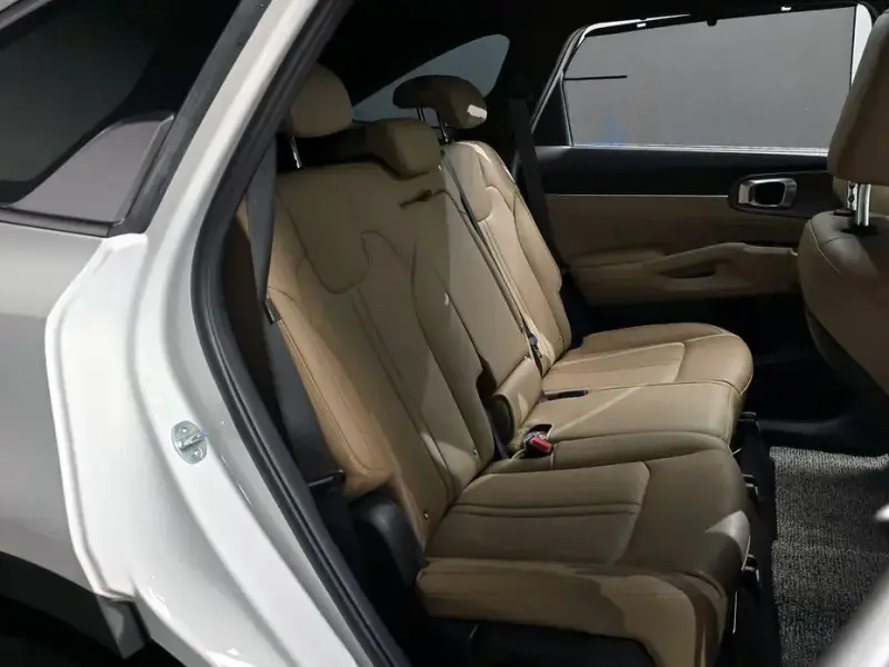 2023 Kia Sorento с пробегом 44 501 км