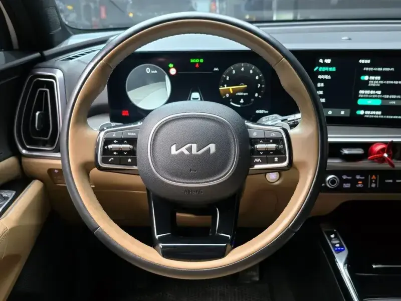2023 Kia Sorento с пробегом 44 501 км