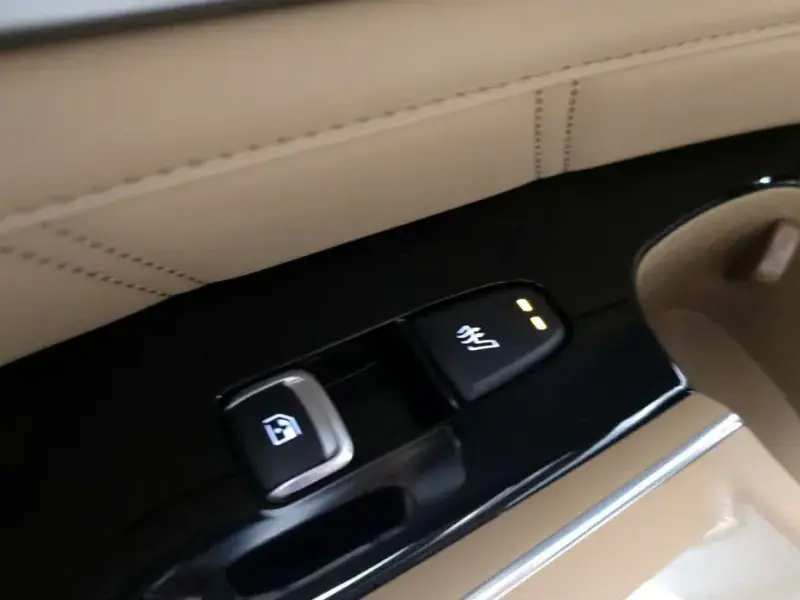 2023 Kia Sorento с пробегом 44 501 км