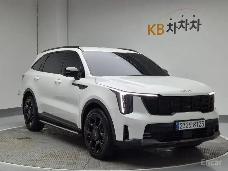 2025 Kia Sorento с пробегом 8 981 км