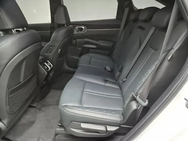 2025 Kia Sorento с пробегом 8 981 км