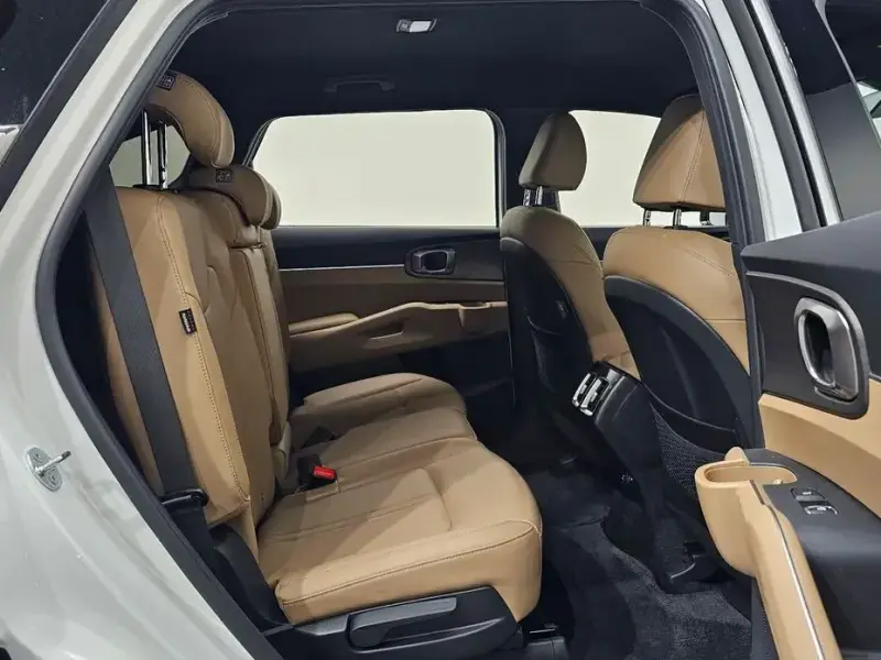 2024 Kia Sorento с пробегом 17 740 км