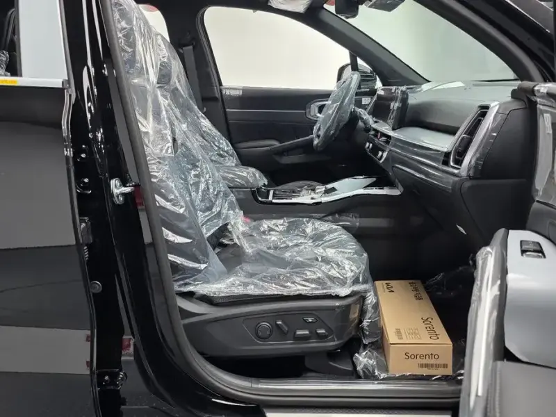 2025 Kia Sorento с пробегом 11 км
