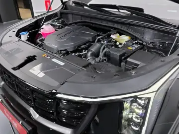 2025 Kia Sorento с пробегом 15 км