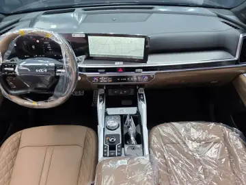 2025 Kia Sorento с пробегом 15 км