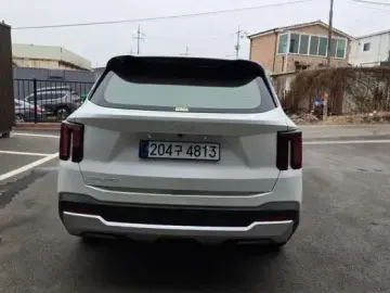 2023 Kia Sorento с пробегом 12 000 км