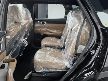 2025 Kia Sorento с пробегом 15 км