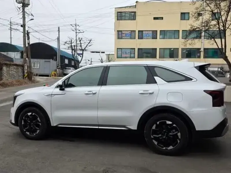 2023 Kia Sorento с пробегом 12 000 км