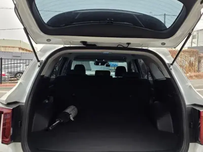 2023 Kia Sorento с пробегом 12 000 км