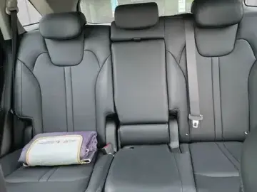 2023 Kia Sorento с пробегом 12 000 км