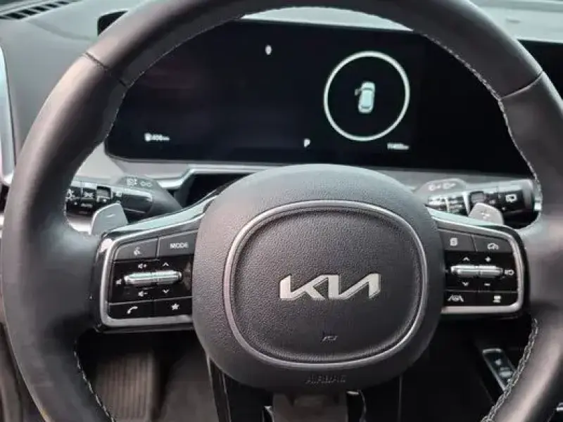 2023 Kia Sorento с пробегом 12 000 км