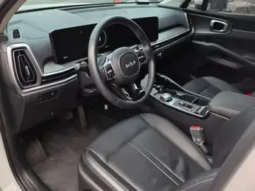 2023 Kia Sorento с пробегом 12 000 км
