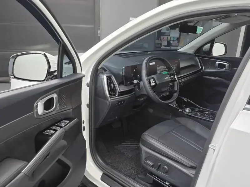 2025 Kia Sorento с пробегом 6 849 км