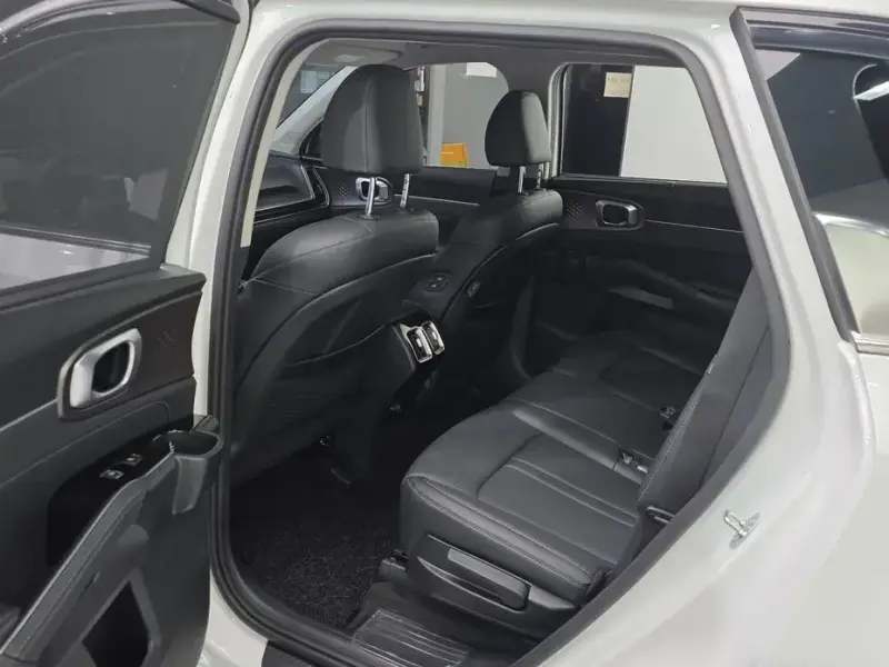 2025 Kia Sorento с пробегом 6 849 км