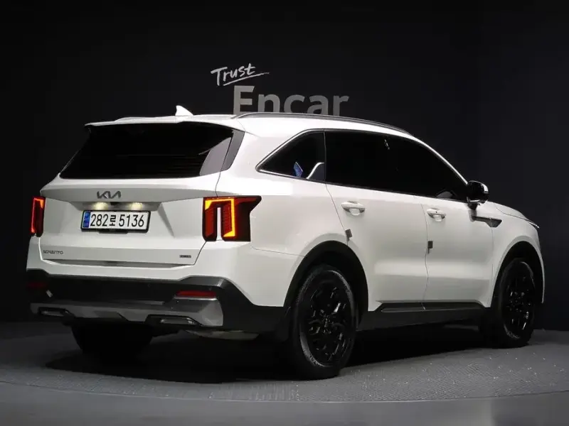 2023 Kia Sorento с пробегом 28 407 км